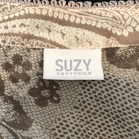 Suzy Shier Spring Blouse - Picture 6 of 8